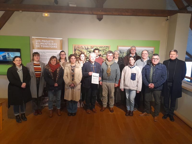 Signature de la convention de partenariat entre les territoires porteurs d'une démarche alimentaire